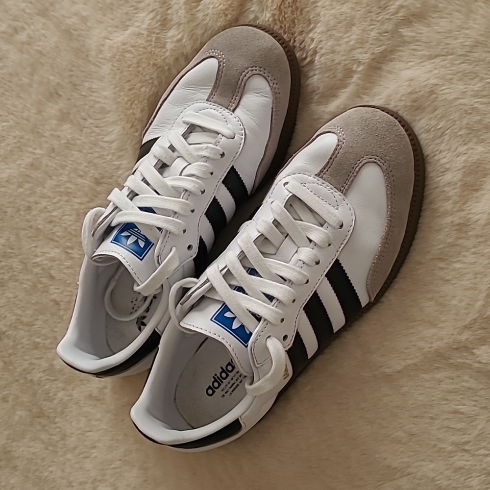 Samba OG shoes in Cloud White / Core Black / Size 6 Men / 7 Women - Picture 10 of 11